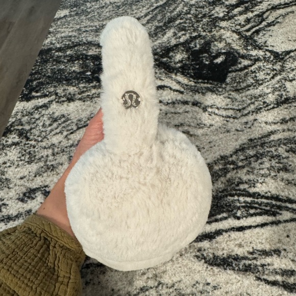 Lululemon Fleece Earmuffs/Mittens Set NWT - Picture 5 of 6